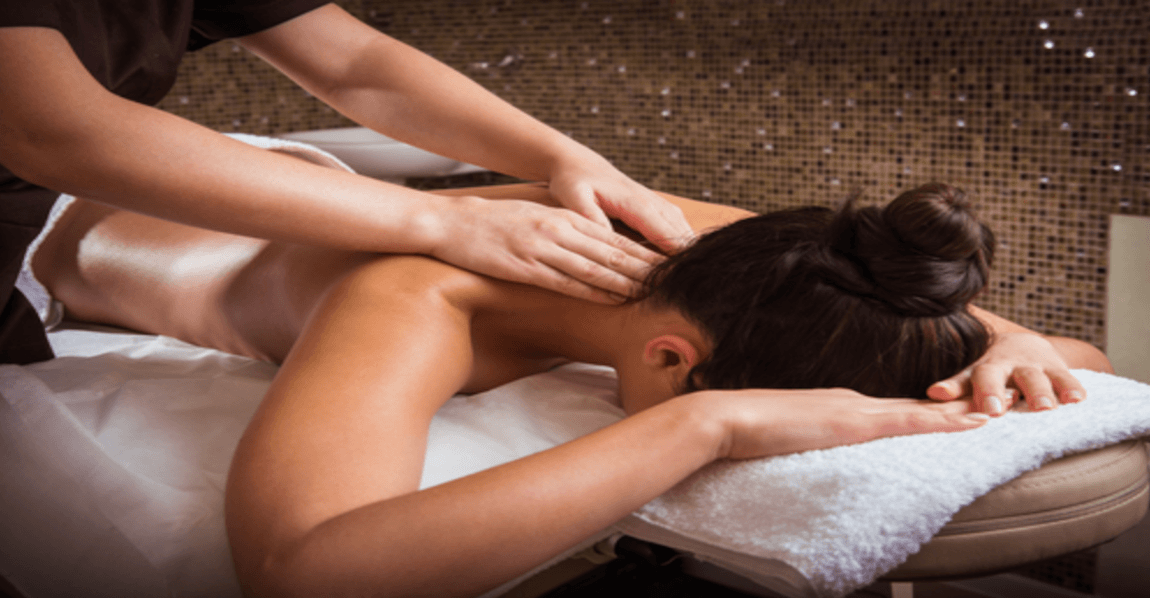 Massage cổ vai gáy tại nhà